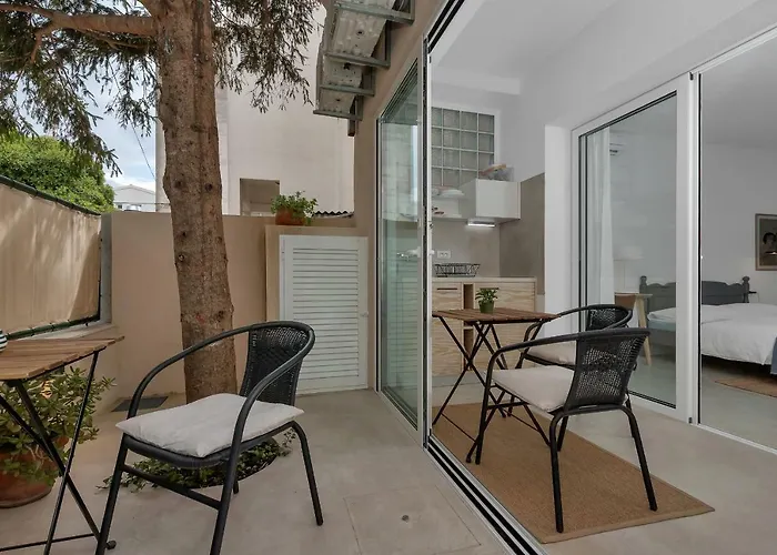 Πανσιόν & Rica