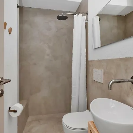 & Rica 3* ماكارسكا