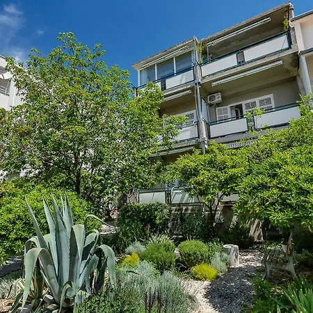 بيت ضيافة & Rica