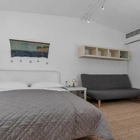 & Rica ماكارسكا