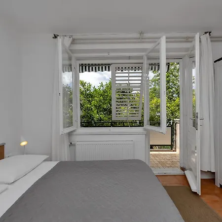 & Rica بيت ضيافة 3*